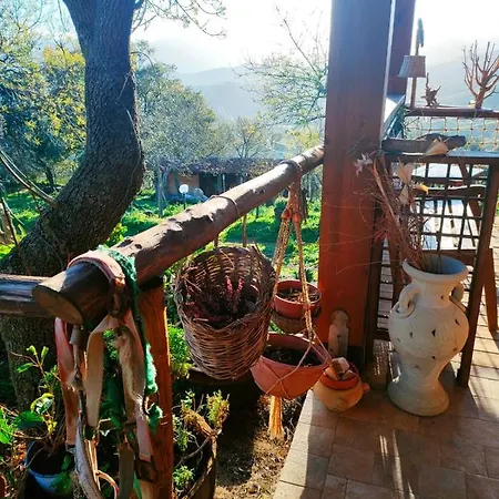 In Casa Castiglia A Woodhouse With Beautiful View Close Madonie Park Castelbuono (Sicily)